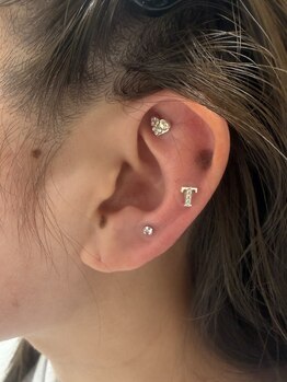 プライベートサロン アール(R)/耳つぼジュエリー☆3粒ずつ