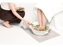 カオン 成城店の雰囲気（提携ハーブ農園より直送の"フレッシュハーブ"を使用します。）