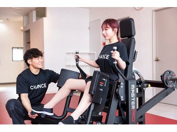 チャンスジム 心斎橋店(CHANCE GYM)の写真/徒歩1分＆22時まで営業！ウェア・靴など【完全手ぶら】でOKだからお仕事帰りにもサクッと通える♪