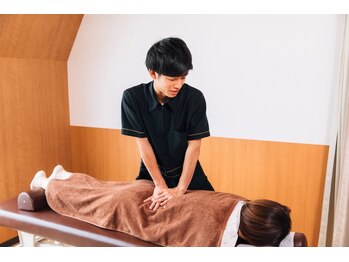 くまのみ整骨院 北浦和駅前院/骨盤矯正/肩甲骨/猫背矯正