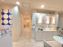 ポーラ ザ ビューティ 藤沢店(POLA THE BEAUTY)の雰囲気（清潔で明るい店内　商品購入のみもOK）