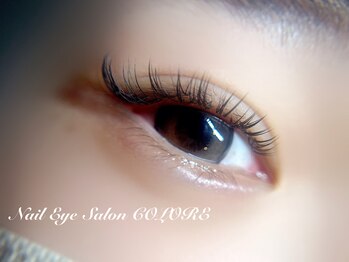 クロレ(Nail Salon COLORE)/目尻長めデザイン