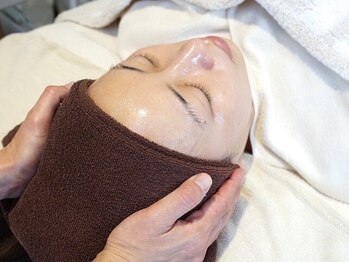 小顔東京 関内店の写真/【輪郭が変われば印象が変わる】都内でも話題の小顔造顔が関内に☆毛穴の引き締まり&リフトアップが叶う◎