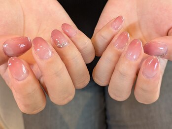 ネネル(Nenelle)の写真/【ピールオフジェル】ご自身でオフOKのジェルネイル/持ちは2週間目安/イベントや旅行、忙しいママ向き♪