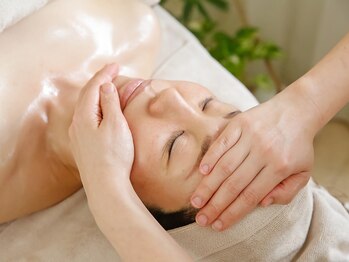 エフビューティプラス 緑地公園店(PLUS)/フェイシャルポアトリートメント