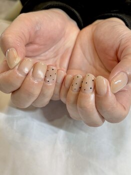 ドット柄オフィスネイル