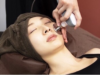 インディバケアプラチナム 麻布十番店の写真/【麻布十番】人気のインディバフェイシャルで、むくみを解消し小顔美人に♪ゆったりとした癒し時間を♪