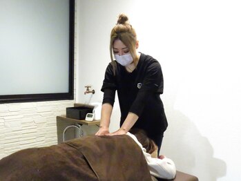 モミナ(MO-MI-NA)/施術光景★