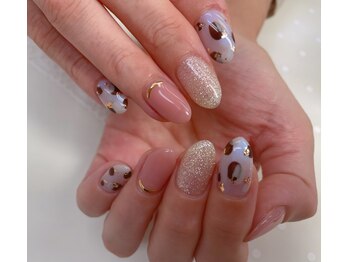 アニマル柄ネイル