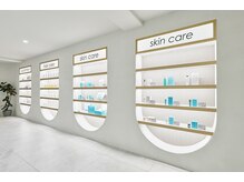 エーティーセンターラボ(At.center labo)/ディスプレイ