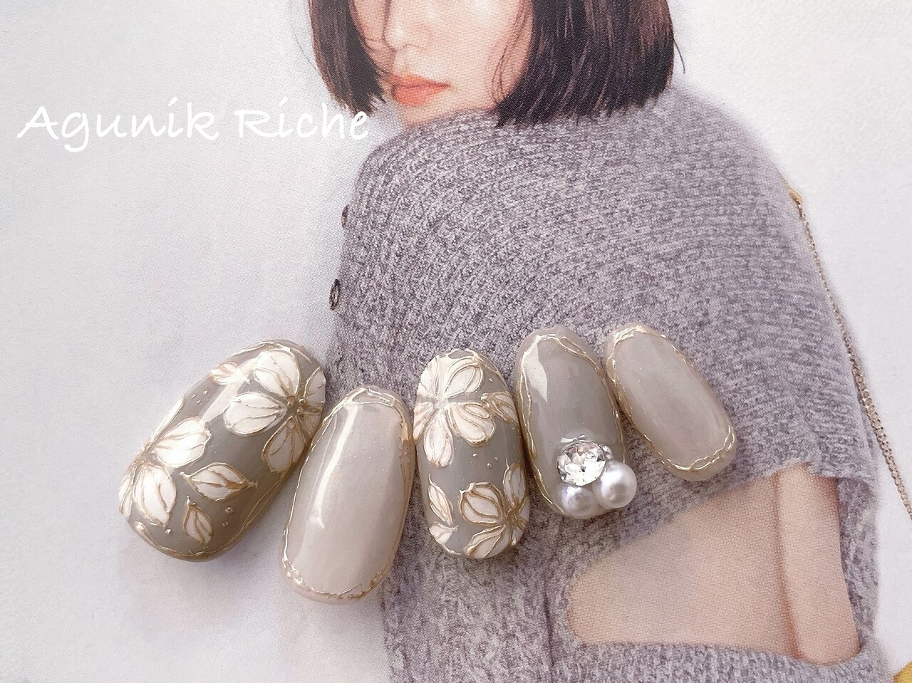 2025年-2026年冬トレンド】パール フラワー ハンドのネイルデザイン集