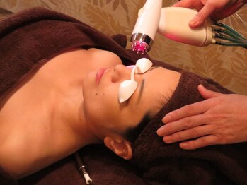 山野愛子どろんこ美容 大通店/ディープリーション