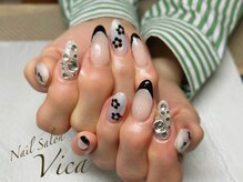 ヴィカ(Vica)/黒フレンチでモードな印象に☆