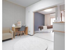 カーララッシュ(Cara Lash)の雰囲気（広い店内でお子様連れのお客様も大歓迎です♪キッズスペース◎）