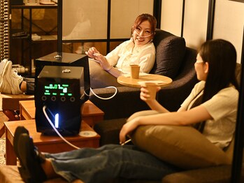 ナップチーノプラスエイチ(NAPPUCCINO+H)の写真/【ペアシート完備◎】友達・カップル等のご来店大歓迎！【カウンセリング+水素吸入30分/水素水飲み放題】