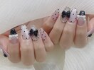 トレンドドットとフレンチネイル