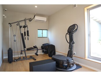 ねね整骨院 エヌシャープ(N#)/ジムスペースも完備!