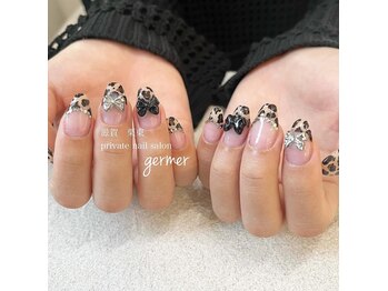 ジェルメ(germer)/ヒョウ柄フレンチでギャルネイル