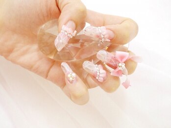 ネイルズ ヴィヴィアン(Nail's Vivienne)の写真/《個室空間で周りを気にせず施術》シンプルワンカラーからシンプルでも手元が映えるデザインまで◎