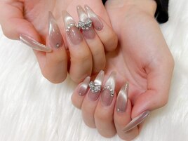 ワンホンネイル/ビジューネイル