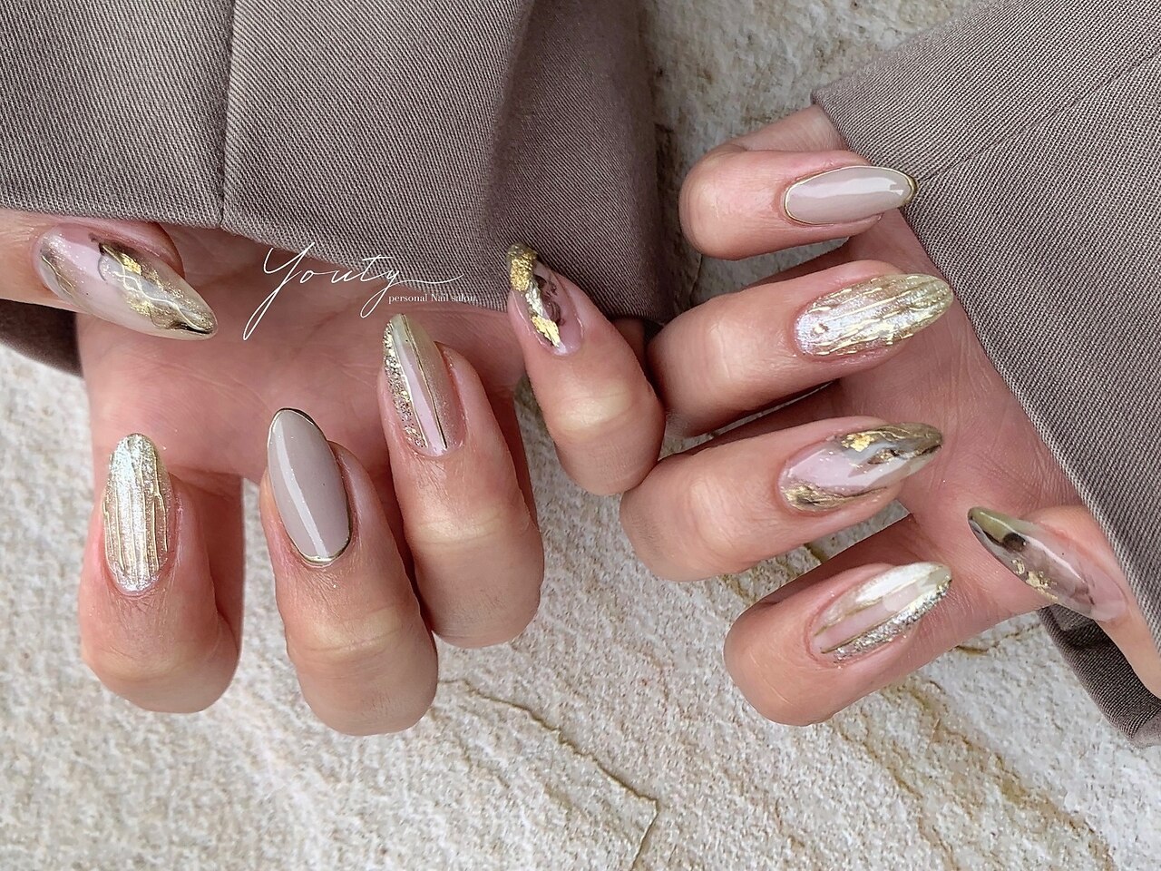 2025年-2026年冬トレンド】ゴールド・シルバーのネイルデザイン集