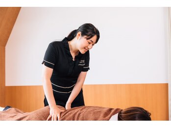 くまのみ整骨院 北浦和駅前院/骨盤矯正/肩甲骨/猫背矯正