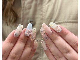 トレンドキラキラネイル