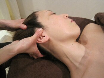 エステはうす キキ(kiki)/リフティングヘッドマッサージ