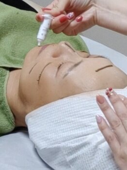 ペシェ ココ(Peche coco)の写真/【つるんとした陶器肌を目指す★】今話題の“ハーブピーリング”で最大限の美肌効果をあなたのお肌で実感♪