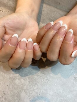 エム(em)/フレンチネイル