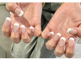 ホワイト　フレンチネイル