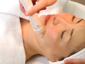 ザザ(ZAZA)/【低周波シミケア】