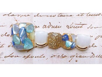 ハンド・フットネイル各8,000円