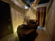 ガネーシャのうたた寝/ふかふかベッドで癒されます♪