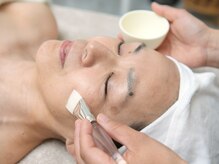 サロンルナ(Salon Luna)/美容液を浸透させていきます