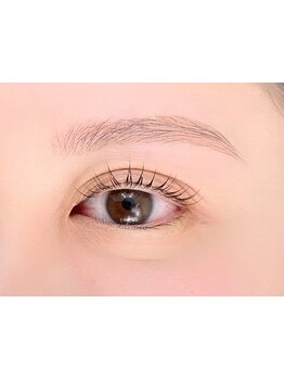 ナチュラル上品な目元にしたい