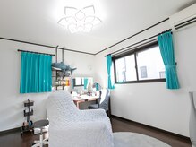 ニアール 東海岸(ni R)の雰囲気(照明の明るさ調整します!窓開けて風感じながら施術もできます!)