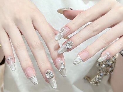 ビジューネイル(bijou nail)の写真