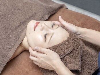 アンドエム(&M)の写真/剥離なし★艶肌実感◎【ハーブピーリング+ヒト幹細胞付き】毛穴を撃退!素肌からかがやくノーファンデ肌へ♪