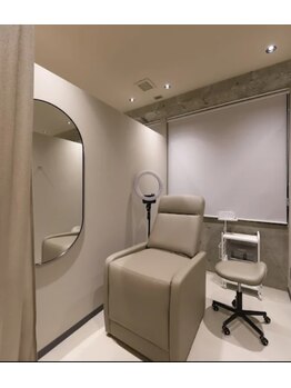サロンフローラ 中目黒店(Salon Flore)の写真/落ち着いた空間で、ゆったりと施術を受けられる贅沢なサロンタイム◎あなただけの特別な空間へ《中目黒》