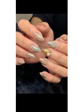 レディグリッター(Lady glitter)/ゴールドパーツネイル