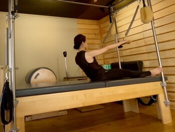 サンマルニ(SUNMARNI)の写真/【1対1プライベートマシンピラティスで心と体を整えます】アットホームな雰囲気で初心者の方にもおすすめ★