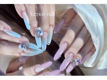 ヴィーナスネイル(Venus Nail)/長さ出しグラデーション