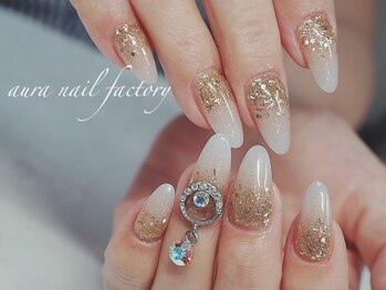 アウラ ネイル ファクトリー(aura nail factory)の写真/aura式☆深爪矯正スカルプ（長さ出し）で即日見た目改善♪噛爪、むしり爪対応◎フット長さ出し◎