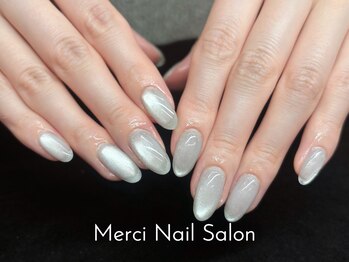 メルシー(Merci)/人気水光マグネットネイル