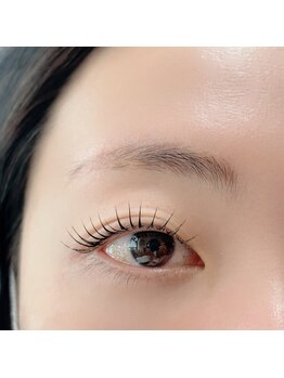 ミヌエット(MINUET)/目尻を流すデザイン