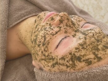 ルナージュ(LUNARJE)の写真/～幅広いの年代のお肌に悩みのある女性へ～【100%植物由来の肌に優しい酵素ピーリング】敏感肌の方にも◎