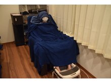 足裏の反射区の状態からほぐすべき箇所を判断しています！