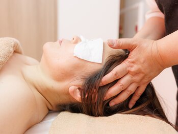 アロマルーム橙 plus/ヘッドスパで頭の揉みほぐし♪