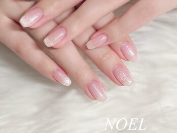 ノエル ネイル(NOEL)/ラメ×グラデーションで上品に